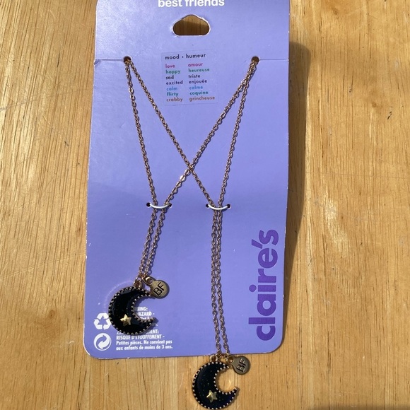 Girl’s Claire’s Necklace - Picture 1 of 2